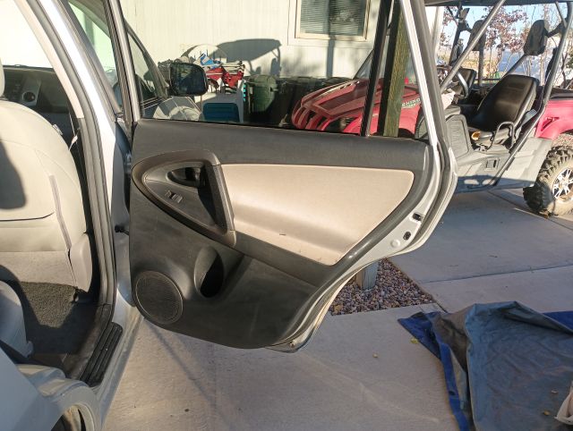 2011 RAV4 AWD (9).jpg